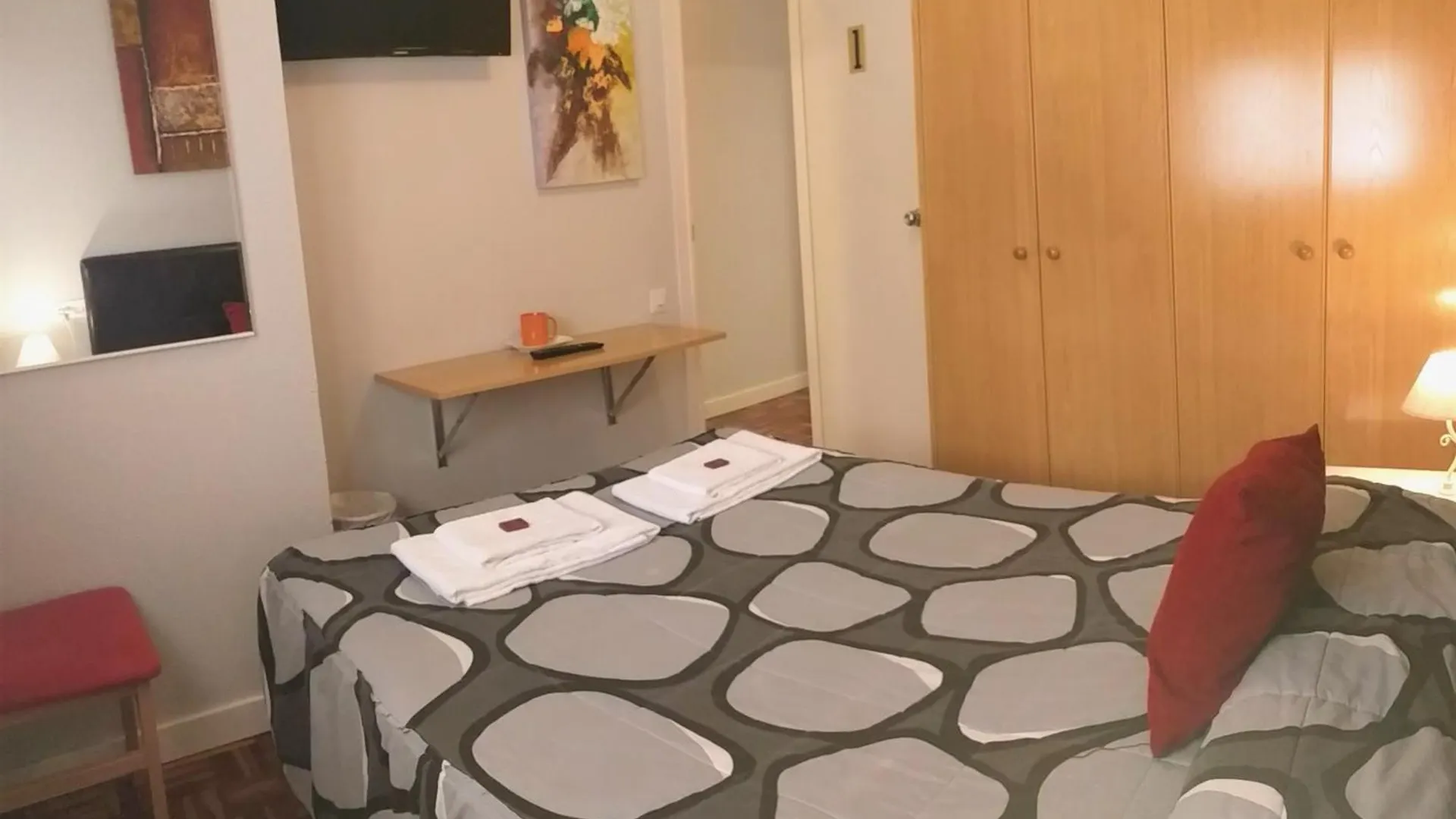 Pension Pamplonabeds 2*, Pamplona